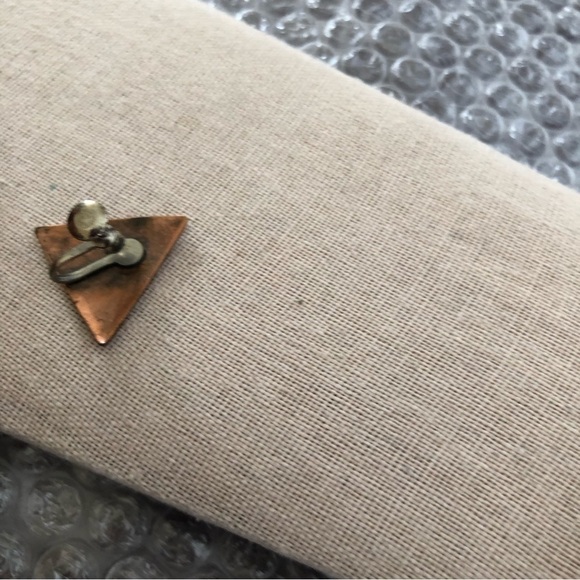 Vintage Triangle Screwback Earrings - Picture 2 of 3